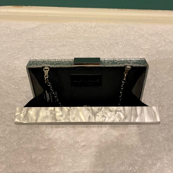 Bridal Acrylic Clutch with Chain Option - Roomy - NWOT * - Picture 12 of 16